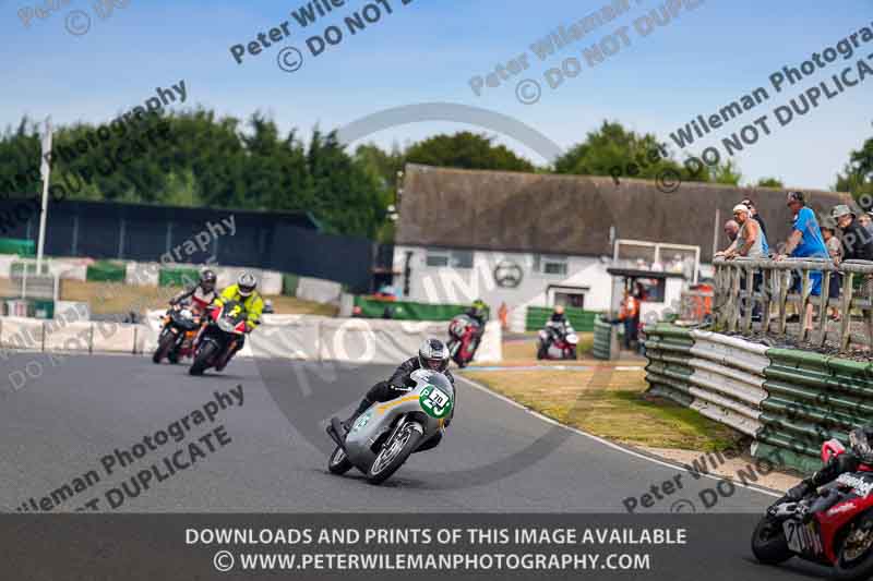 Vintage motorcycle club;eventdigitalimages;mallory park;mallory park trackday photographs;no limits trackdays;peter wileman photography;trackday digital images;trackday photos;vmcc festival 1000 bikes photographs